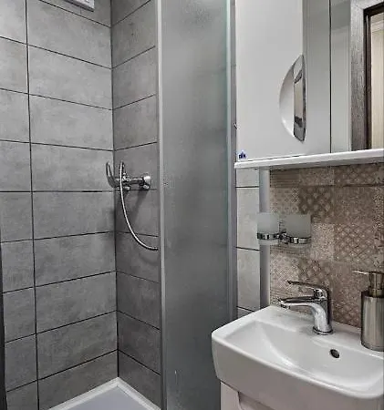 Апартаменти На Лесі Українки Центр 5Хв Старе Місто Парк Kamianets-Podilskyi Exterior photo