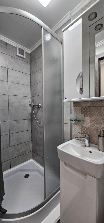 Apartment на лесі українки центр 5хв старе місто парк *